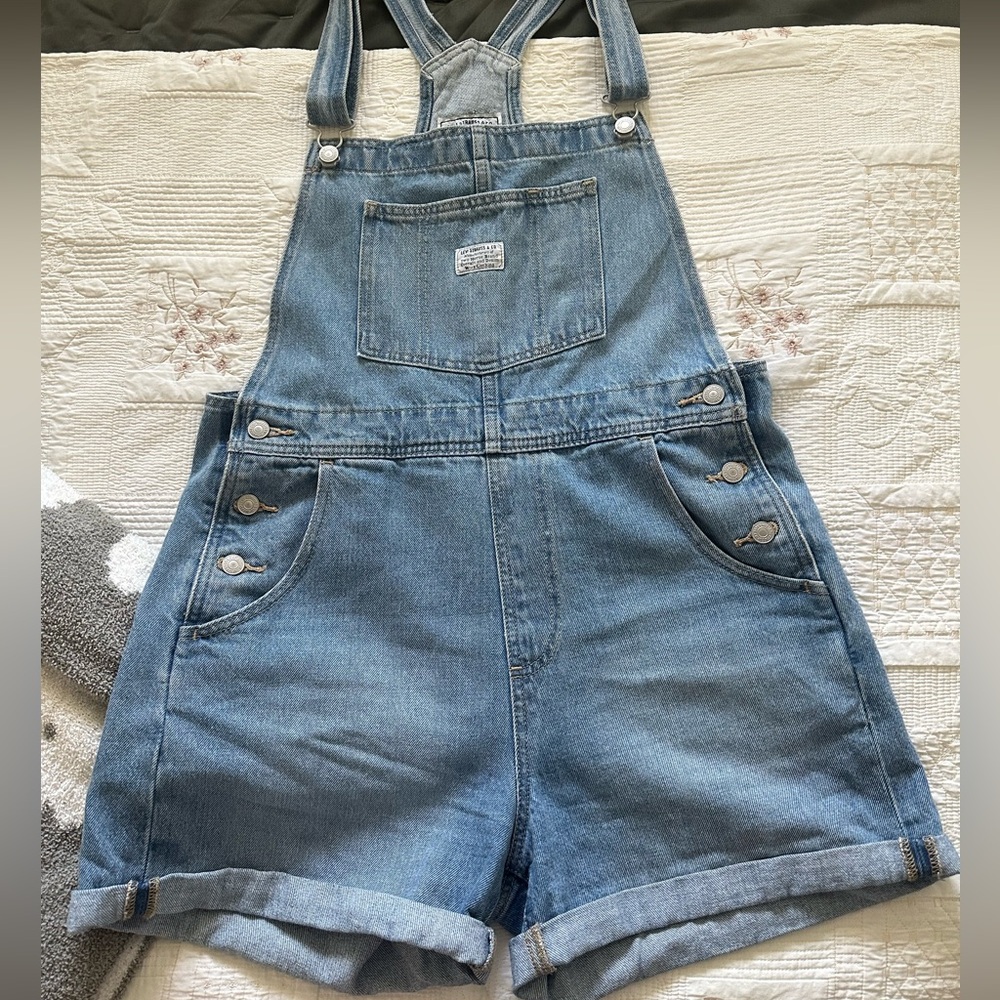 Levi’s short overalls